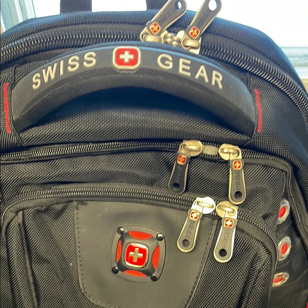 SwissGear Black Backpack with Padded Straps and Multiple Compartments